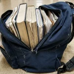 Šolski nahrbtnik tehta kot opeka in otroku počasi kvari držo solski-nahrbtnik-tehta-kot-opeka-in-otroku-pocasi-kvari-drzo.webp.webp